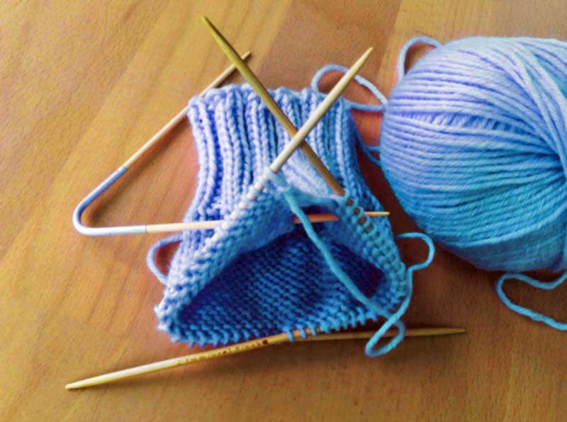Neko DPNs keep the tubular shape constant throughout the knitting process.